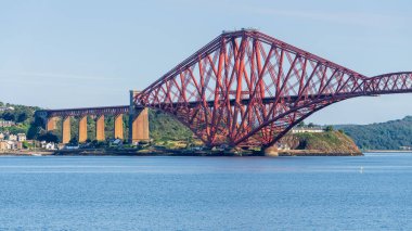 Dördüncü Köprü, Güney Queensferry 'den görüldü, Edinburgh, İskoçya, İngiltere