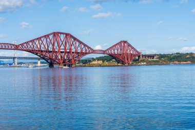 Güney Queensferry, Edinburgh, İskoçya, İngiltere - 12 Eylül 2023: Forth Bridge View