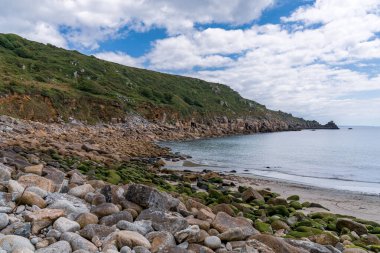 Kelt Deniz Kıyısı ve Lamorna Koyu Sahili 'ndeki uçurumlar, Cornwall, İngiltere, İngiltere