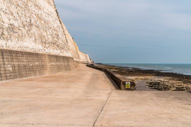 Undercliff yürüyüşü, Peacehaven, Doğu Sussex, İngiltere 'de bir patika.
