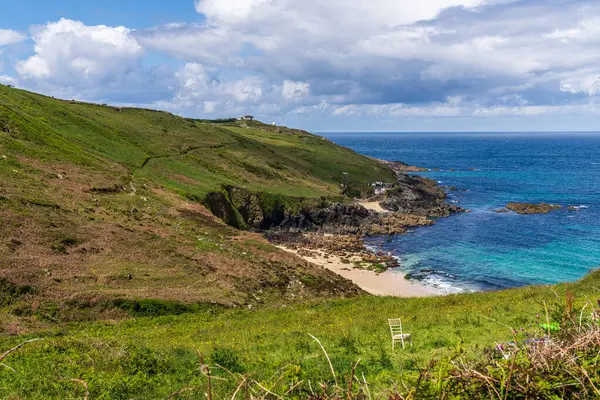 Celtic Sea Coast ve Portheras Cove yakınlarındaki uçurumlar, Cornwall, İngiltere