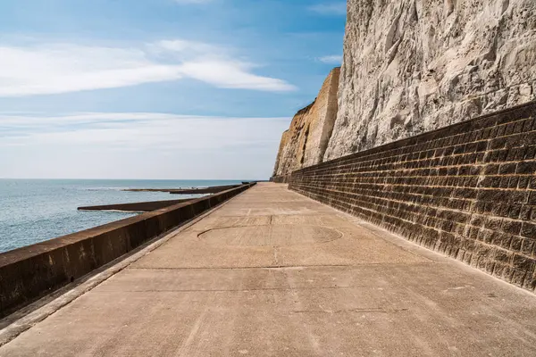 Undercliff yürüyüşü, Peacehaven, Doğu Sussex, İngiltere 'de bir patika.