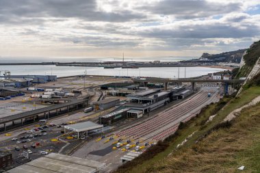 Dover, Kent, İngiltere, İngiltere - 19 Mart 2023: Dover Limanı 'nın görüntüsü