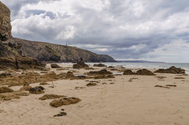 Porthtowan Sahili, Cornwall, İngiltere, İngiltere üzerindeki bulutlar