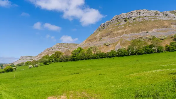Denbighshire, Clwyd, Galler, İngiltere 'deki Eglwyseg yakınlarındaki manzara.