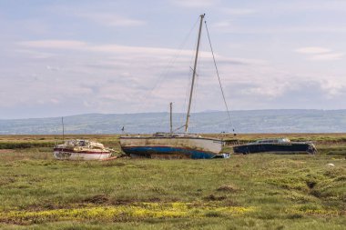 Heswall, Merseyside, İngiltere - 17 Mayıs 2023: Bataklıktaki gemi enkazı