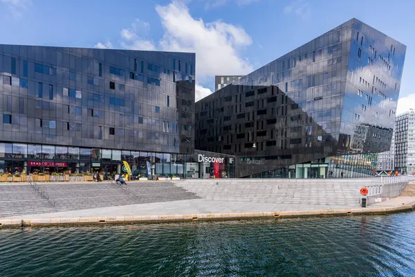 Liverpool, Merseyside, İngiltere - 15 Mayıs 2023: Mann Adası 'ndaki evler