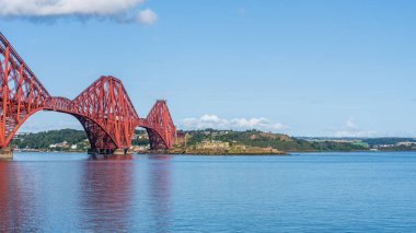 Dördüncü Köprü, Güney Queensferry 'den görüldü, Edinburgh, İskoçya, İngiltere