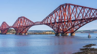Dördüncü Köprü, Güney Queensferry 'den görüldü, Edinburgh, İskoçya, İngiltere