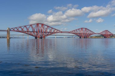 Dördüncü Köprü, Güney Queensferry 'den görüldü, Edinburgh, İskoçya, İngiltere
