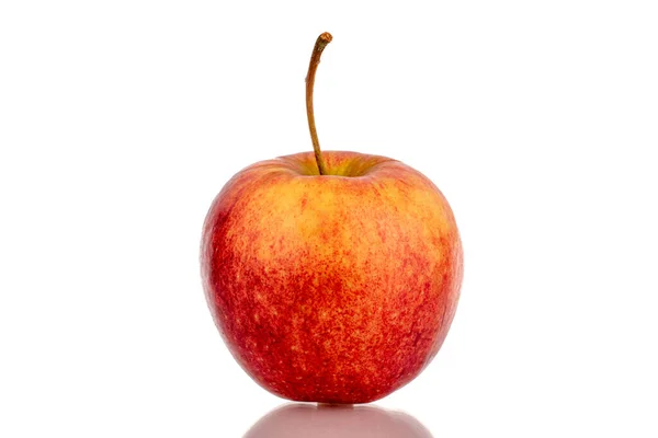 一个红色成熟的苹果 宏观的 被白色的背景隔开 — 图库照片