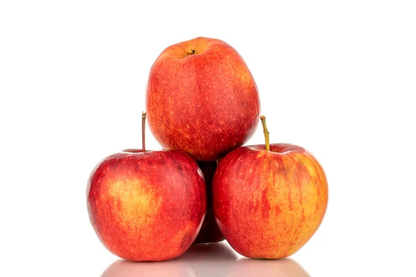 Τρία Κόκκινα Ώριμα Μήλα Μακροεντολή Απομονωμένα Λευκό Φόντο — Φωτογραφία Αρχείου