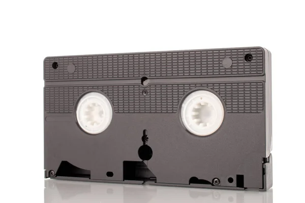 白い背景に隔離された1つのビデオカセットマクロ — ストック写真