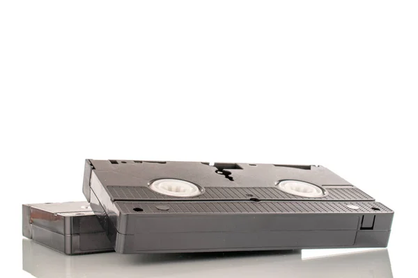 白い背景に隔離されたマクロという2つのビデオカセット — ストック写真