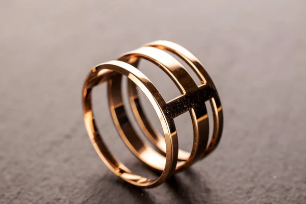 One Gold Ring Slate Stone Macro — Stock Photo, Image