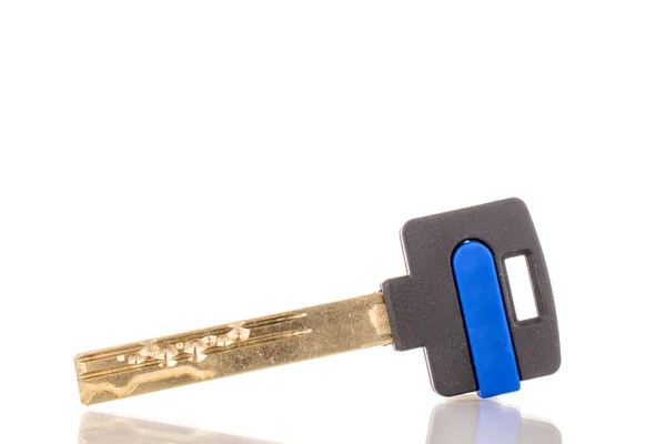 Один Ключ Металлической Двери Макроскопический Изолированный Белом Фоне — стоковое фото