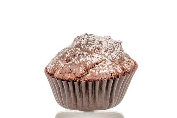 Jeden Domácí Čokoládový Muffin Makro Izolovaný Bílém Pozadí — Stock fotografie
