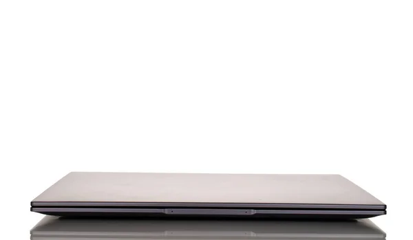Jeden Laptop Makro Izolowany Białym Tle — Zdjęcie stockowe