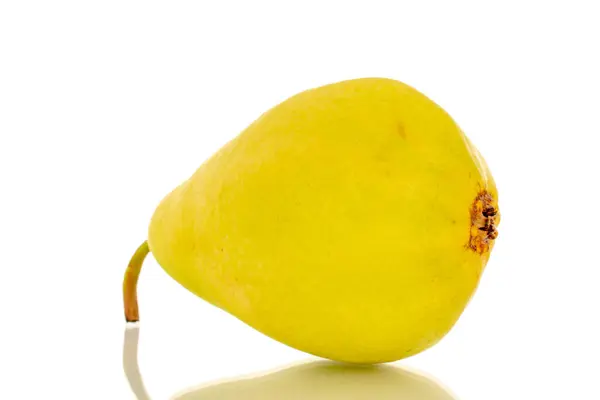 Jedna Jasně Žlutá Hruška Makro Izolované Bílém Pozadí — Stock fotografie