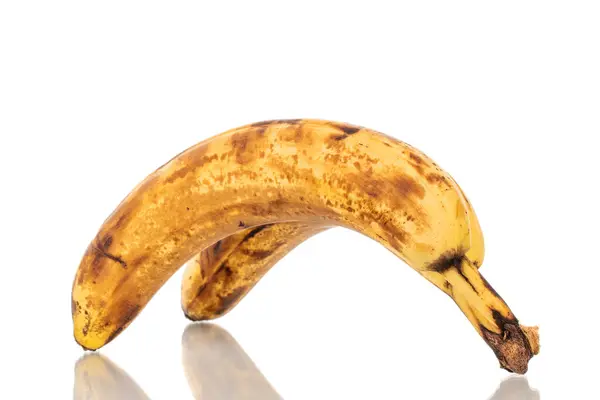 Dwa Przejrzałe Banany Makro Izolowane Białym Tle — Zdjęcie stockowe