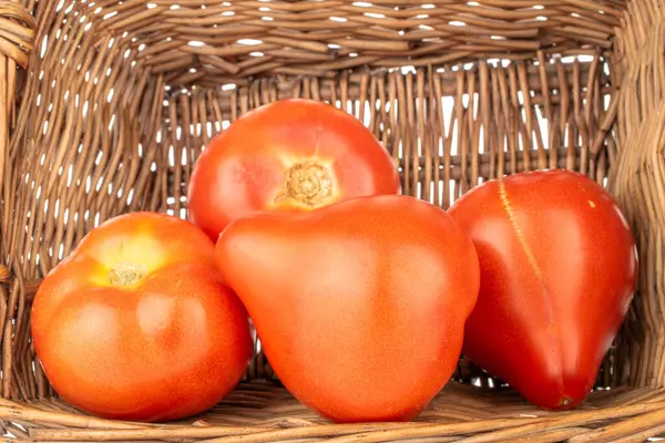 Mehrere Saftige Rote Tomaten Einem Korb Makro Stockbild