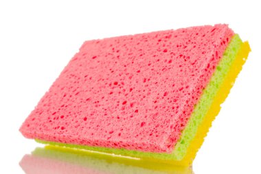 Üç renkli selüloz mutfak süngeri, makro, beyaz arka planda izole edilmiş..