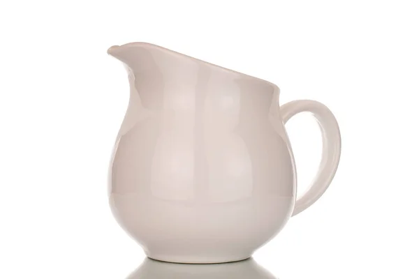 一个陶瓷壶 宏观的 在白色背景上隔离 — 图库照片