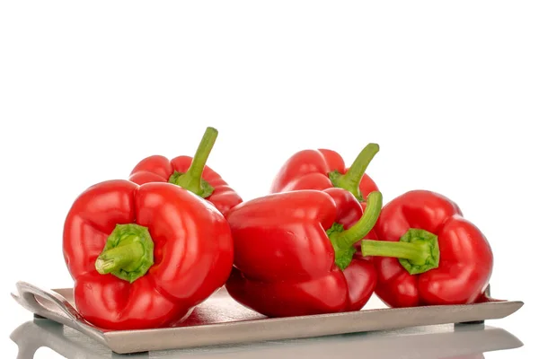 Mehrere Rote Paprika Mit Metallschale Makro Isoliert Auf Weißem Hintergrund — Stockfoto