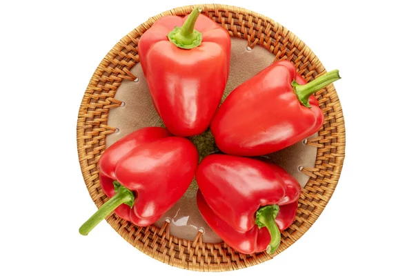 Mehrere Süße Rote Paprika Mit Keramikteller Auf Weißem Hintergrund Makro — Stockfoto