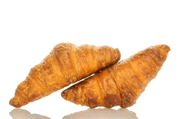 Två Doftande Croissanter Med Chokladfyllning Närbild Isolerade Vitt — Stockfoto