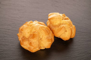 Slate Stone 'un iki lezzetli Claire' i, yakın plan..