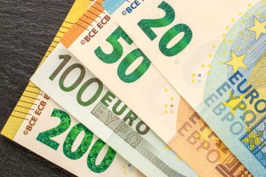 Dört kağıt banknot, makro, üst görünüm.