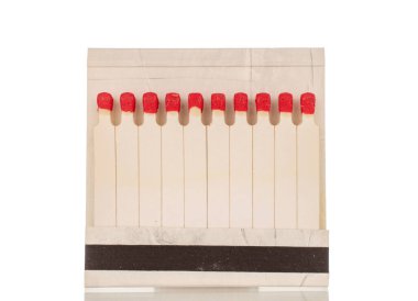 Tahta kibritler karton kutuda ateş yakmak için, makro.