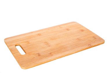 Bir bambu kesme tahtası, makro, beyaz arka planda izole edilmiş..