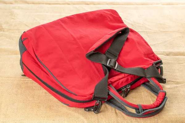 Bilgisayar ya da jute tuval üzerindeki diğer şeyler için bir çanta, makro.