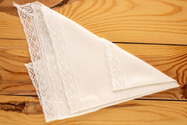 Evde işlemeli keten peçeteler, yakın çekim, üst görünüm..