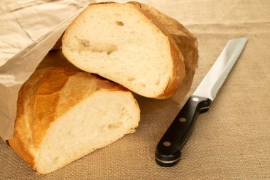 Bir buğday ekmeği kumaşta, yakın plan..