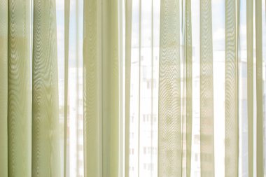 Penceredeki hafif tül, makro.