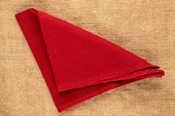 Jüt kumaş üzerine keten peçeteler, yakın plan, üst manzara..