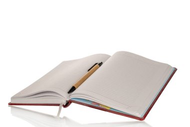 Notlar için bir not defteri, yakın plan, beyaz arkaplanda izole edilmiş..