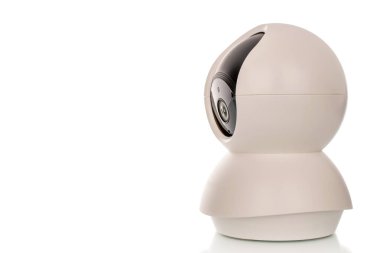 Beyaz arkaplanda izole edilmiş bir ev kamerası, makro.