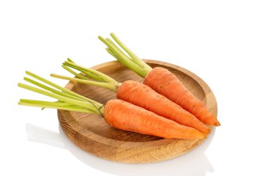  Beyaz arka planda izole edilmiş taze havuçlar, makro..