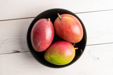 Masada sulu mangolar, üst manzara, makro.