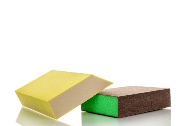 Zımpara kağıdı, makro, beyaz arkaplanda izole edilmiş.