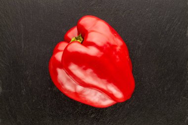 Taş üstünde kırmızı biber, makro, üst manzara..