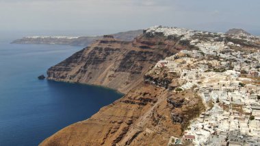 Santorini adası hava manzarası, kaldera, Fira başkenti, Ege denizi, Kiklad, Yunanistan