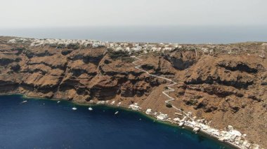 Susuzluk adası, Manolas başkenti ve Korfos limanı, Ege denizi, Kiklad, Yunanistan