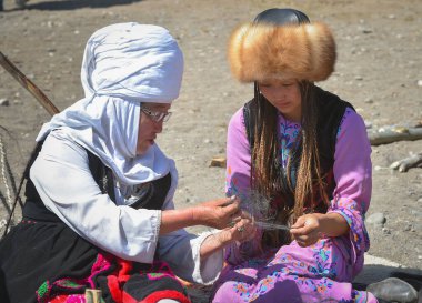 Dünya Göçebe Oyunları - halk sanatları, iğne işleri. Kırgızistan.