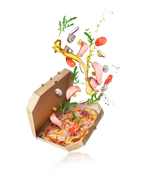 Pizza Appena Sfornata Con Carne Scatola Cartone Con Ingredienti Isolati — Foto Stock