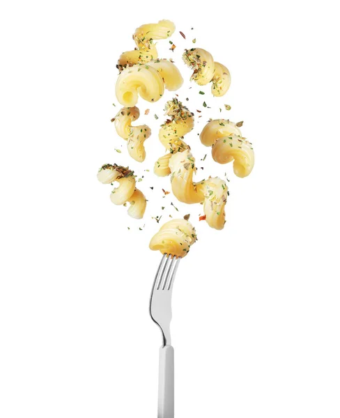 Macaroni Met Droge Kruiden Lucht Close Geïsoleerd Een Witte Achtergrond — Stockfoto